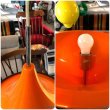 画像9: オレンジ傘 ゴム枠 照明の高さ調整付き　照明　1970年代　昭和レトロ