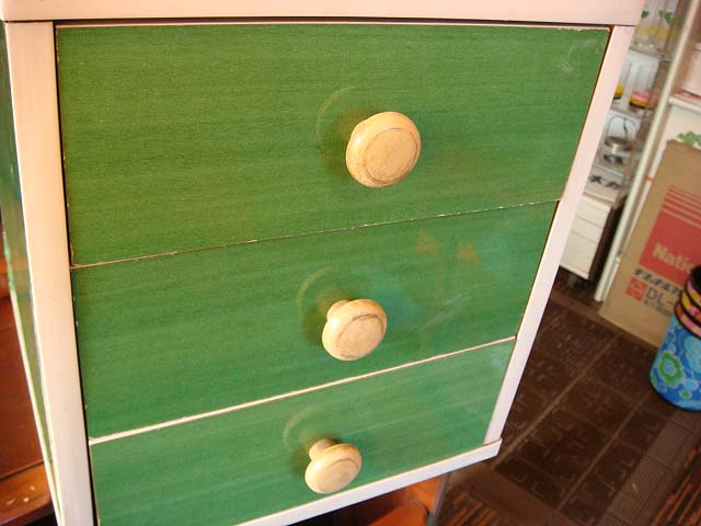 画像: ポップな緑の3段棚　昭和レトロ