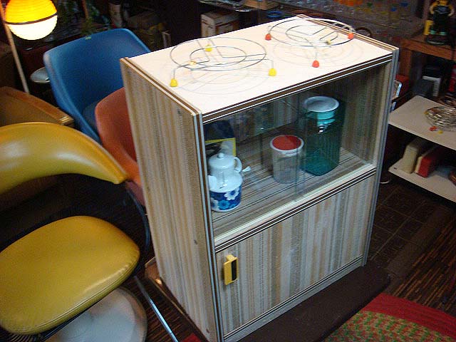 画像: ミニ食器棚　1970年代モダン昭和レトロ天然生活カルモク